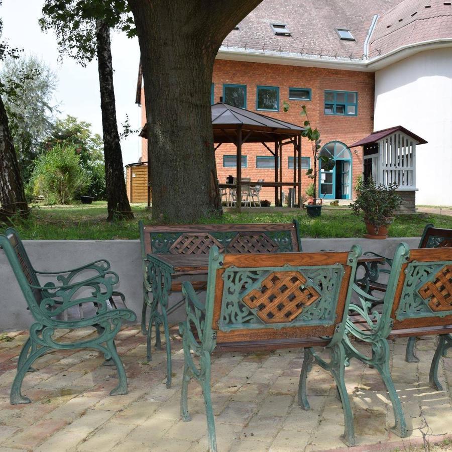 Romahegy Rendezvenyhaz Bed and Breakfast Kaposvár Εξωτερικό φωτογραφία