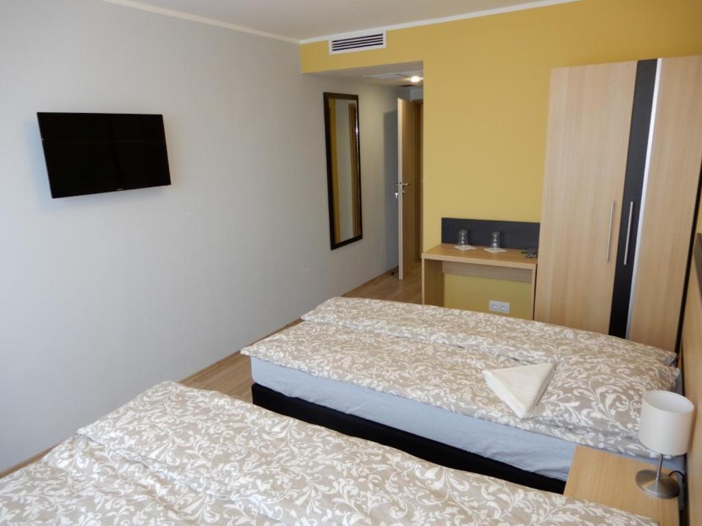 Romahegy Rendezvenyhaz Bed and Breakfast Kaposvár Εξωτερικό φωτογραφία